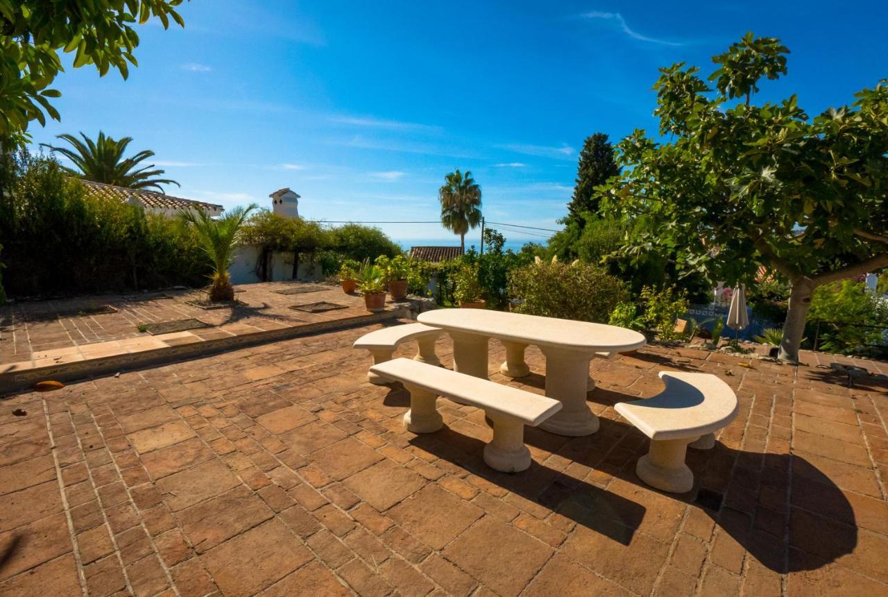 Private Heated Pool, Jacuzzi & 1225M2 Garden In Villa Cipreses Frigiliana Exterior photo