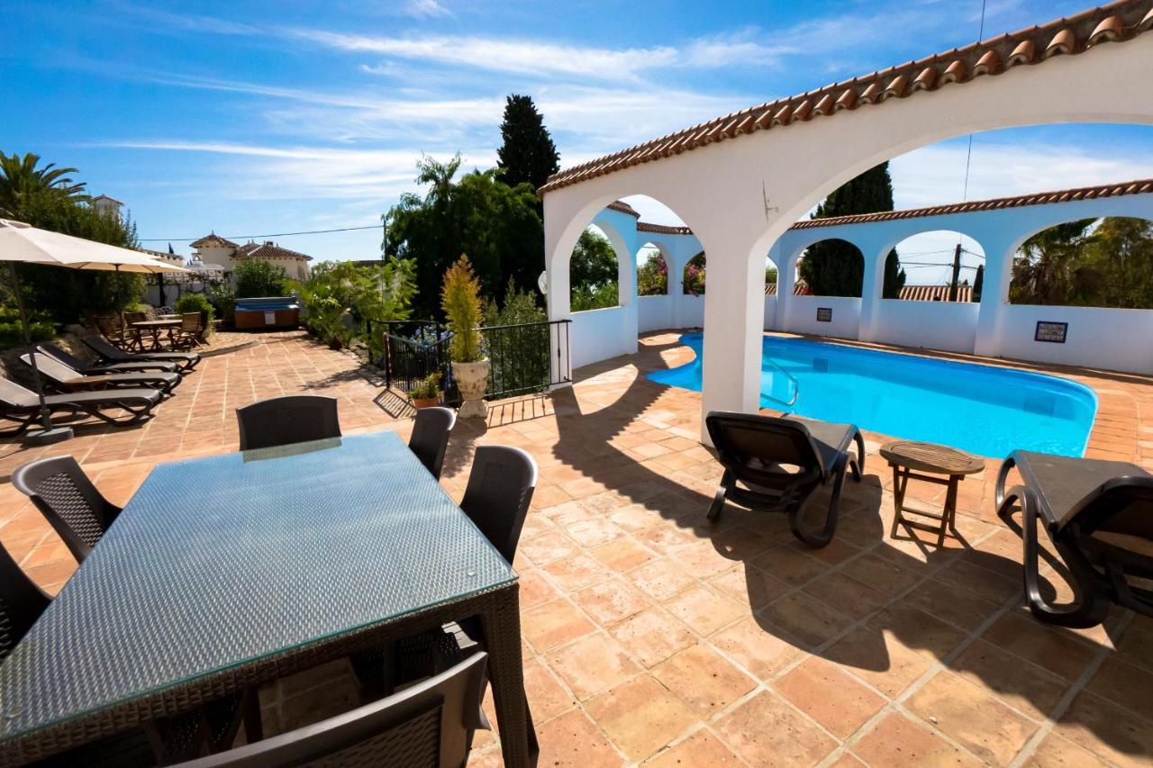 Private Heated Pool, Jacuzzi & 1225M2 Garden In Villa Cipreses Frigiliana Exterior photo