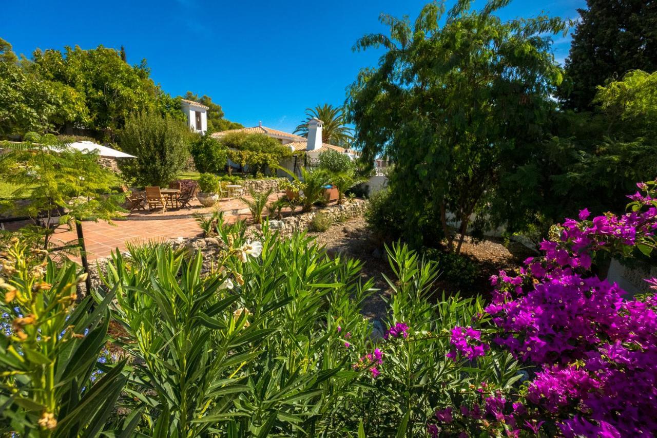 Private Heated Pool, Jacuzzi & 1225M2 Garden In Villa Cipreses Frigiliana Exterior photo