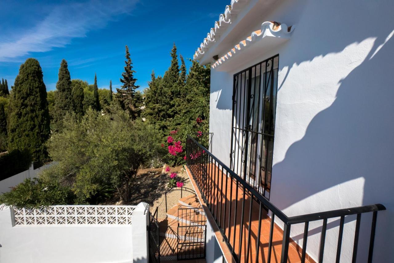 Private Heated Pool, Jacuzzi & 1225M2 Garden In Villa Cipreses Frigiliana Exterior photo